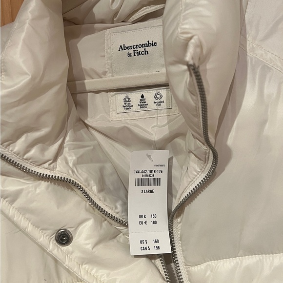 NWT Brand New Abercrombie A&F Puffer - Picture 2 of 3